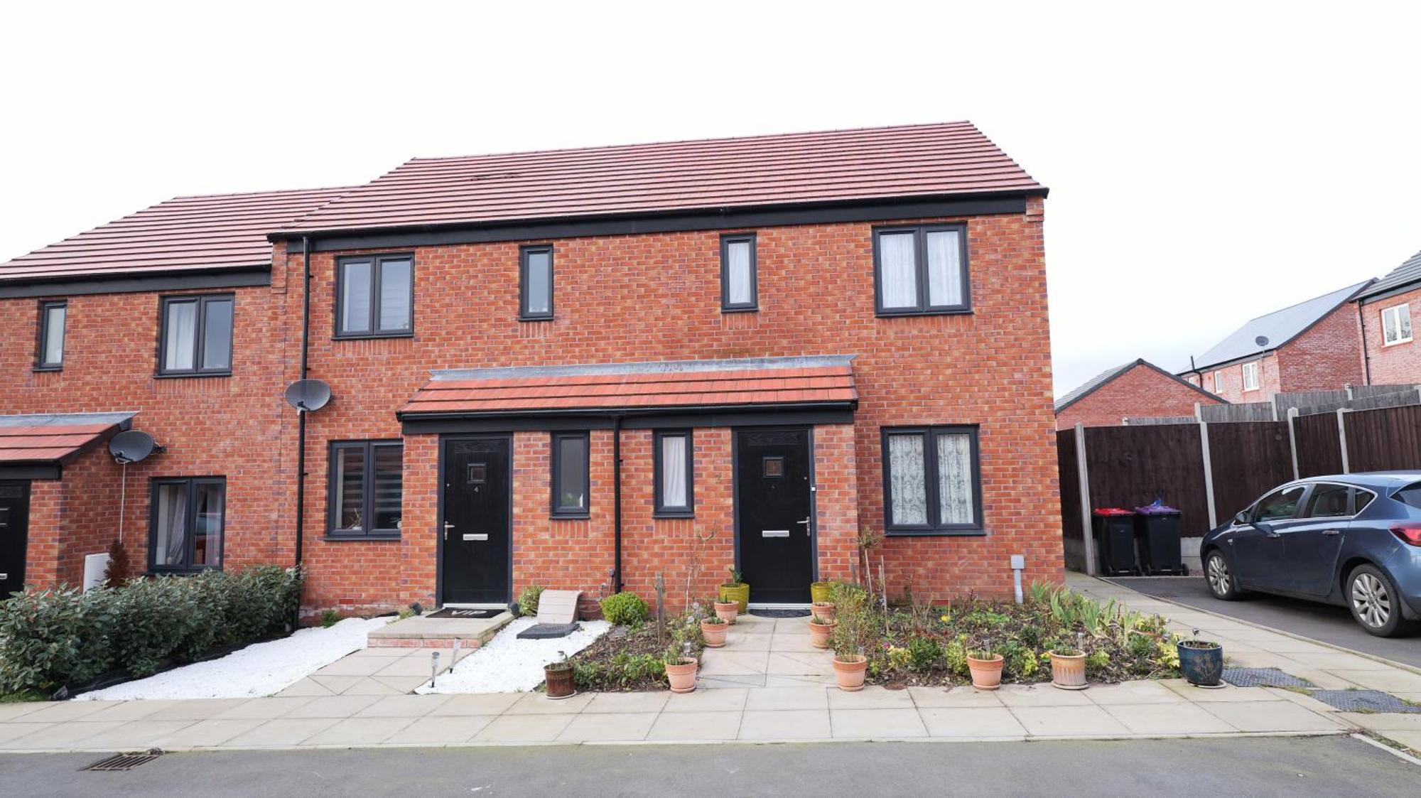 Peaceful With Parking, Garden, Wi-fi Apartment Lawley