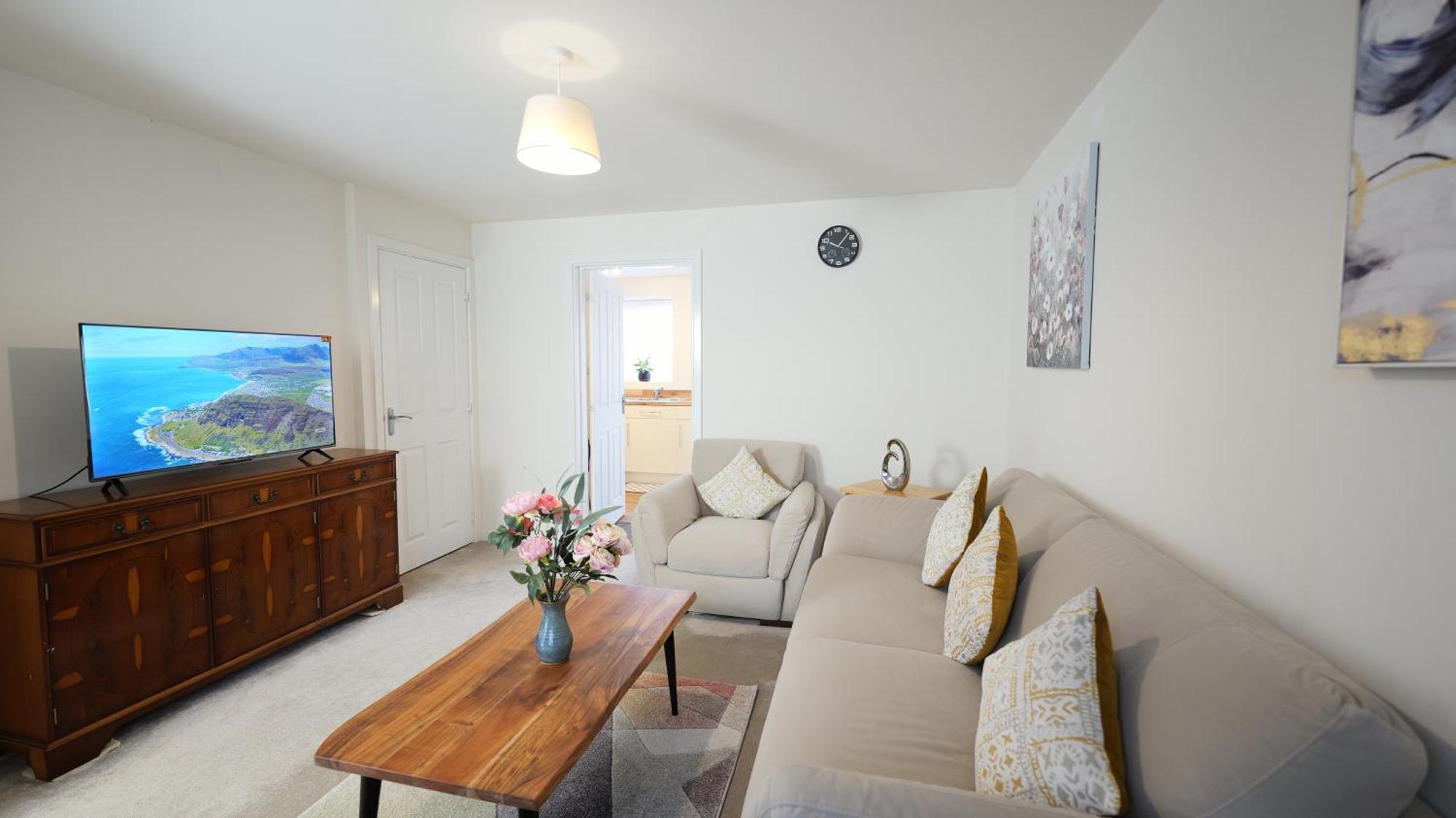 Peaceful With Parking, Garden, Wi-fi Lawley