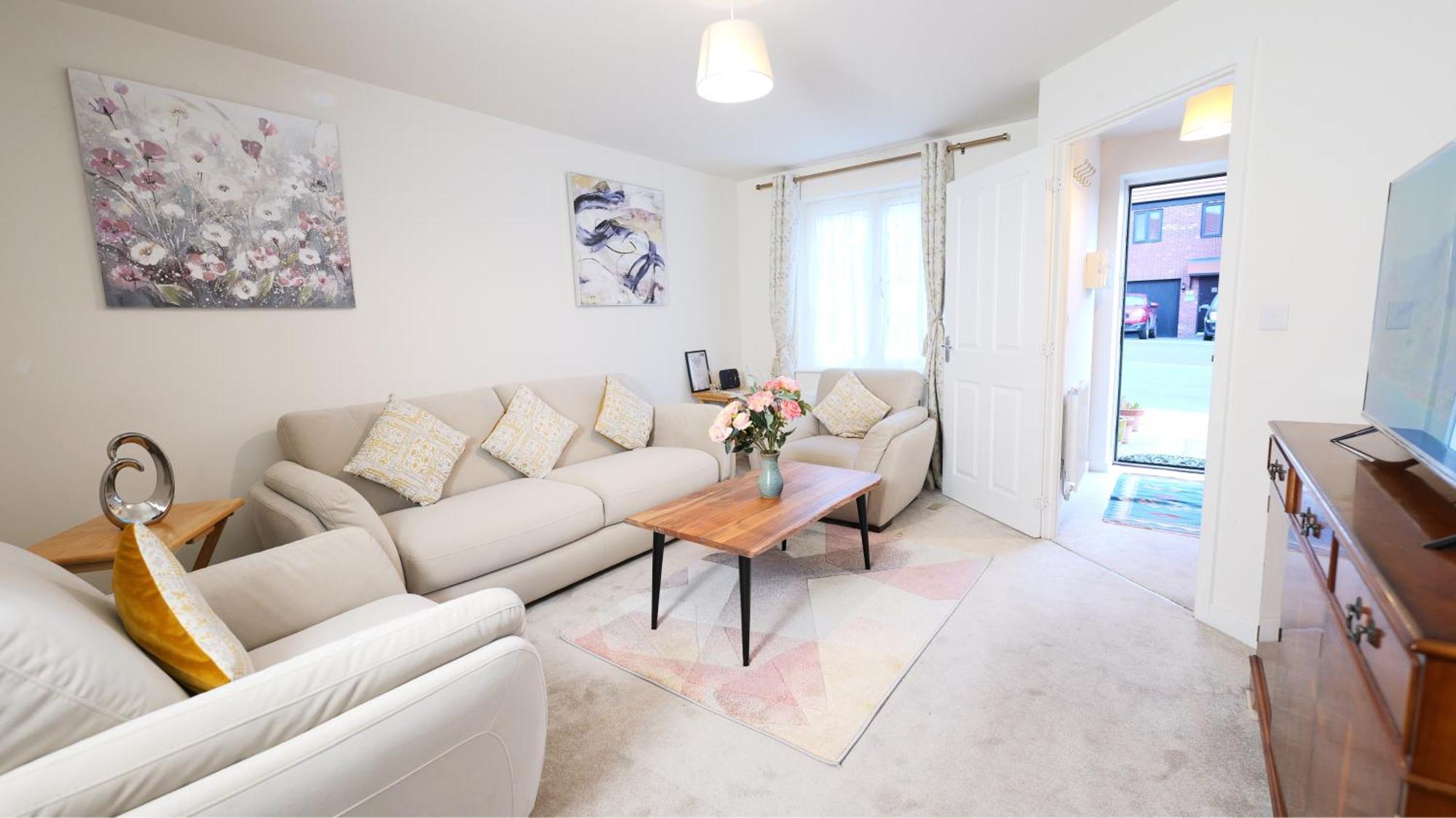 Peaceful With Parking, Garden, Wi-fi Apartment