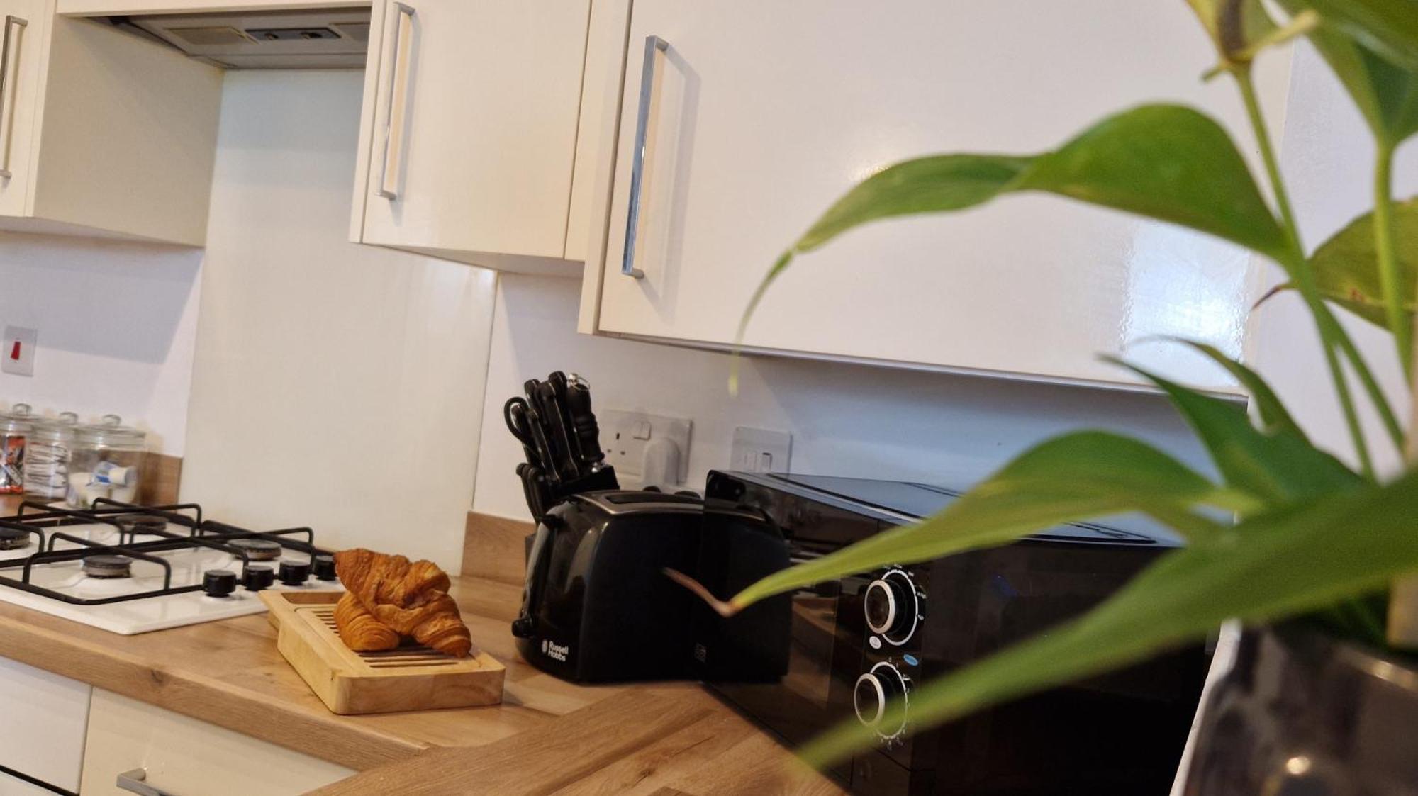 Apartment Peaceful With Parking, Garden, Wi-fi Lawley
