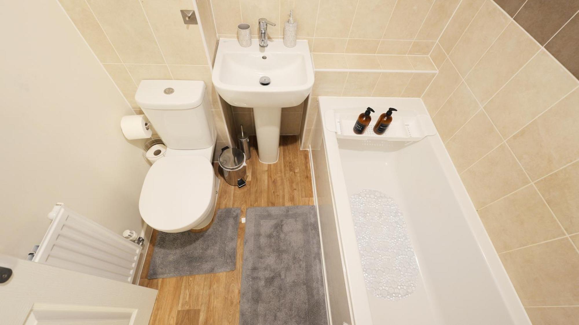 Apartment Peaceful With Parking, Garden, Wi-fi *