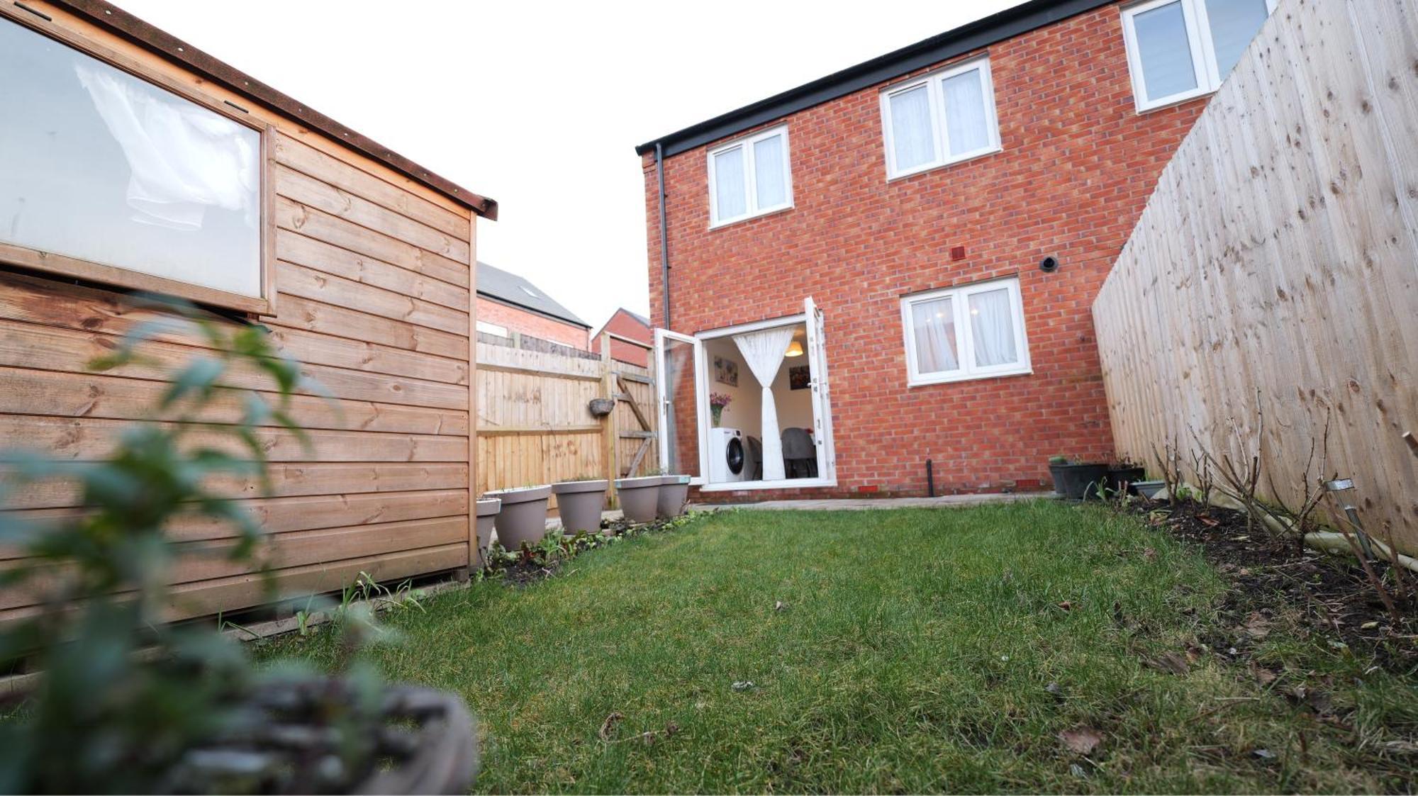 Peaceful With Parking, Garden, Wi-fi